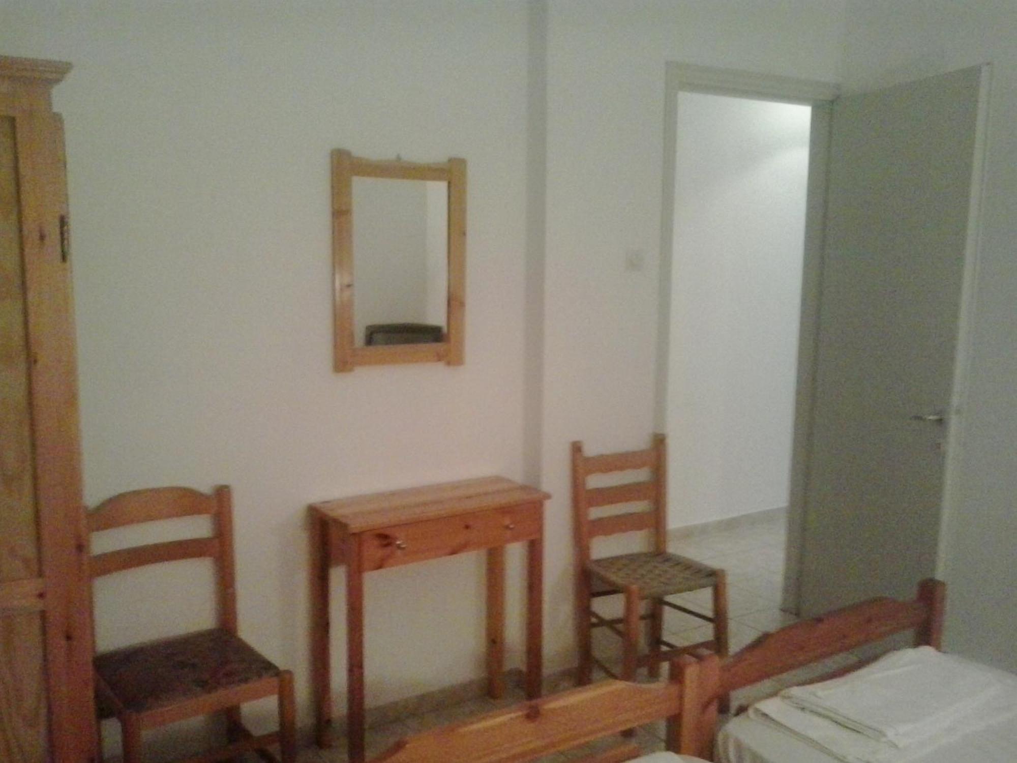 Karagiozos Studios & Apartments Скопелос Номер фото