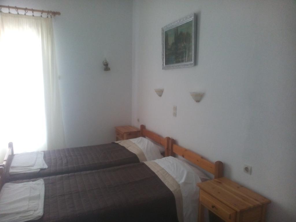 Karagiozos Studios & Apartments Скопелос Екстер'єр фото